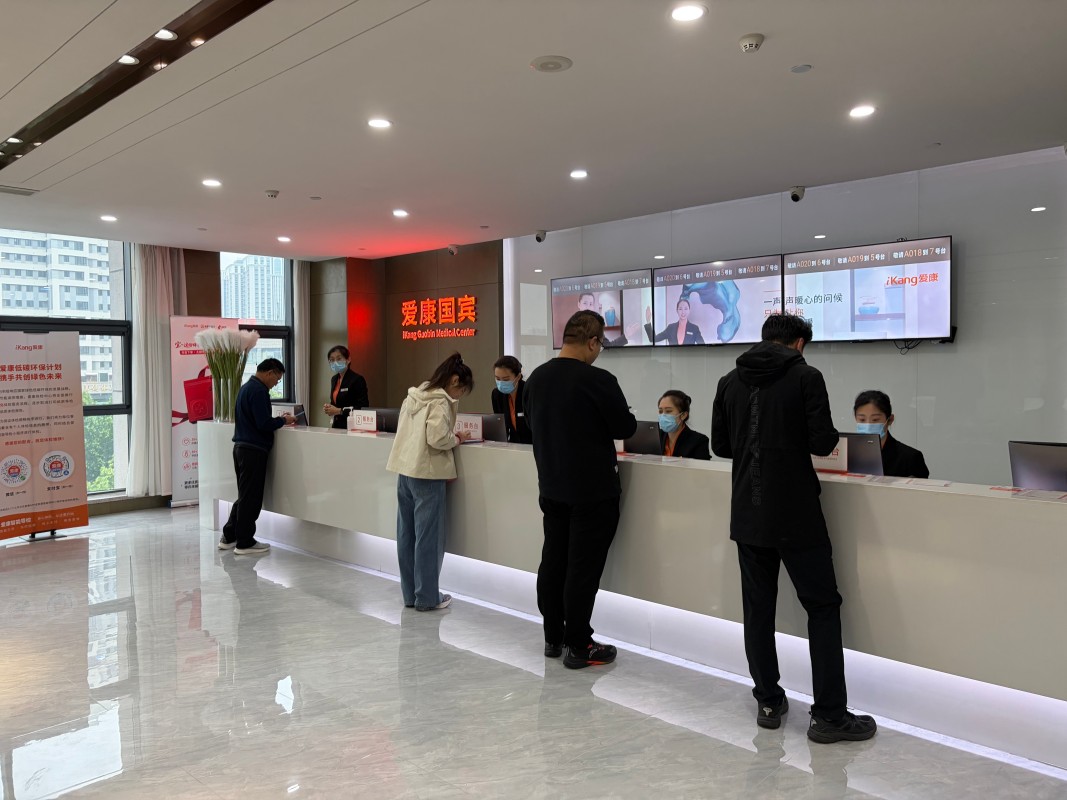 A Yantai Double Plastic Industry munkatársak fizikai vizsgálatát és csapatépítő tevékenységeket szervez